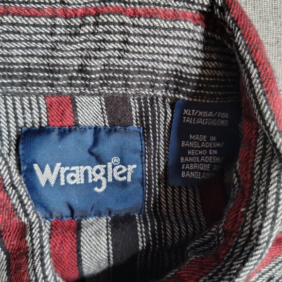 VINTAGE Wrangler Flannel Shirt Size XLT Red Black Striped Long Sleeve Pearl Snap - Picture 4 of 11